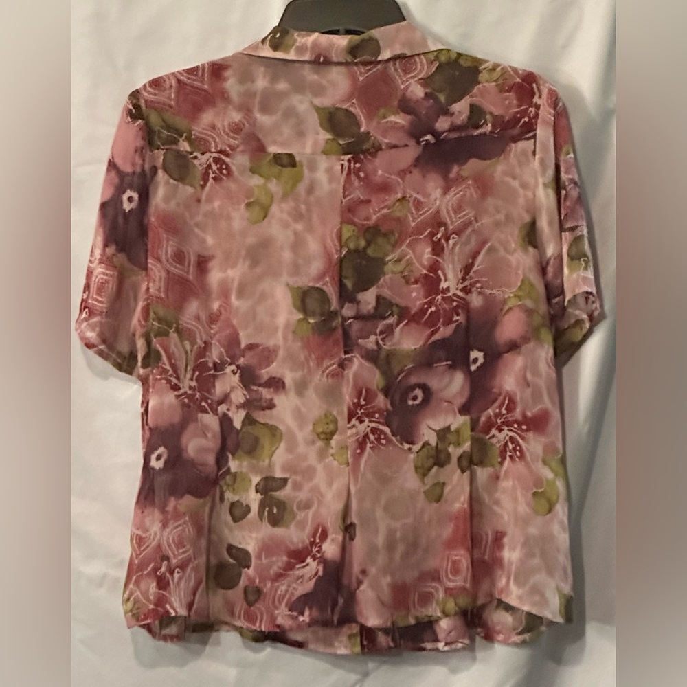 NWOT Koret women’s petite large short sleeve sheer floral blouse - Picture 3 of 4